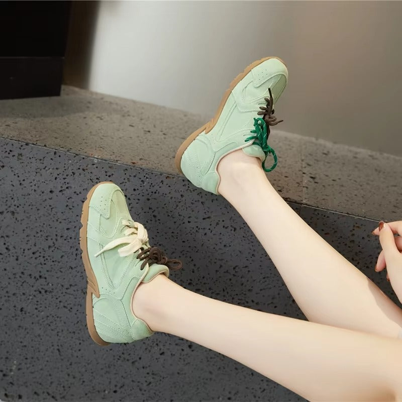 VerduraCraft Retro Suede Runner – Women’s Lace-Up Sneakers